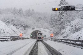 Zbog snijega i nesreće zatvorene dionice auto-puta u Hrvatskoj