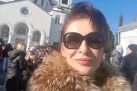 Pjevačica iz Banjaluke morala da pjeva da bi zaradila za spomenik