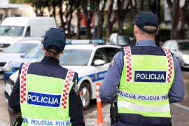 Iz torbice starca odjeknuo pucanj