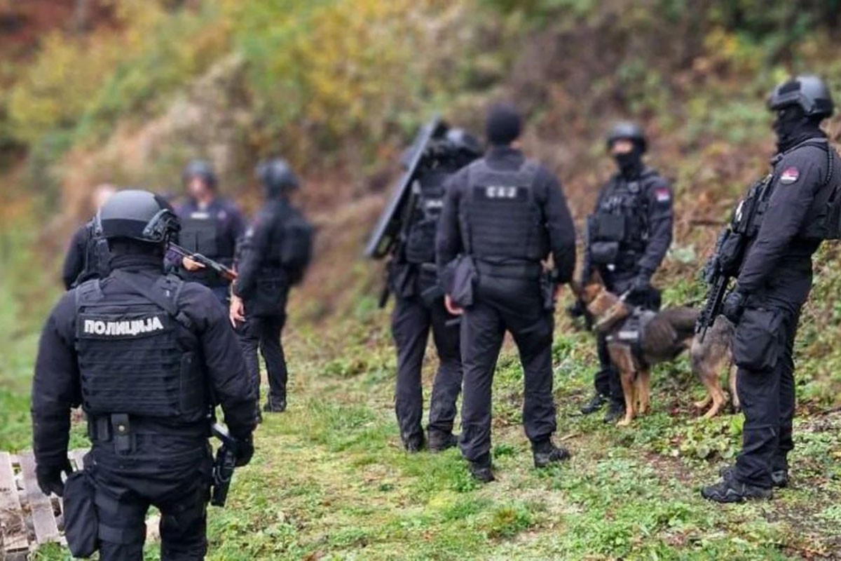 Najnovije slike potjere za dvostrukim ubicom: SAJ pretražuje kuće, pećine i jame (FOTO)
