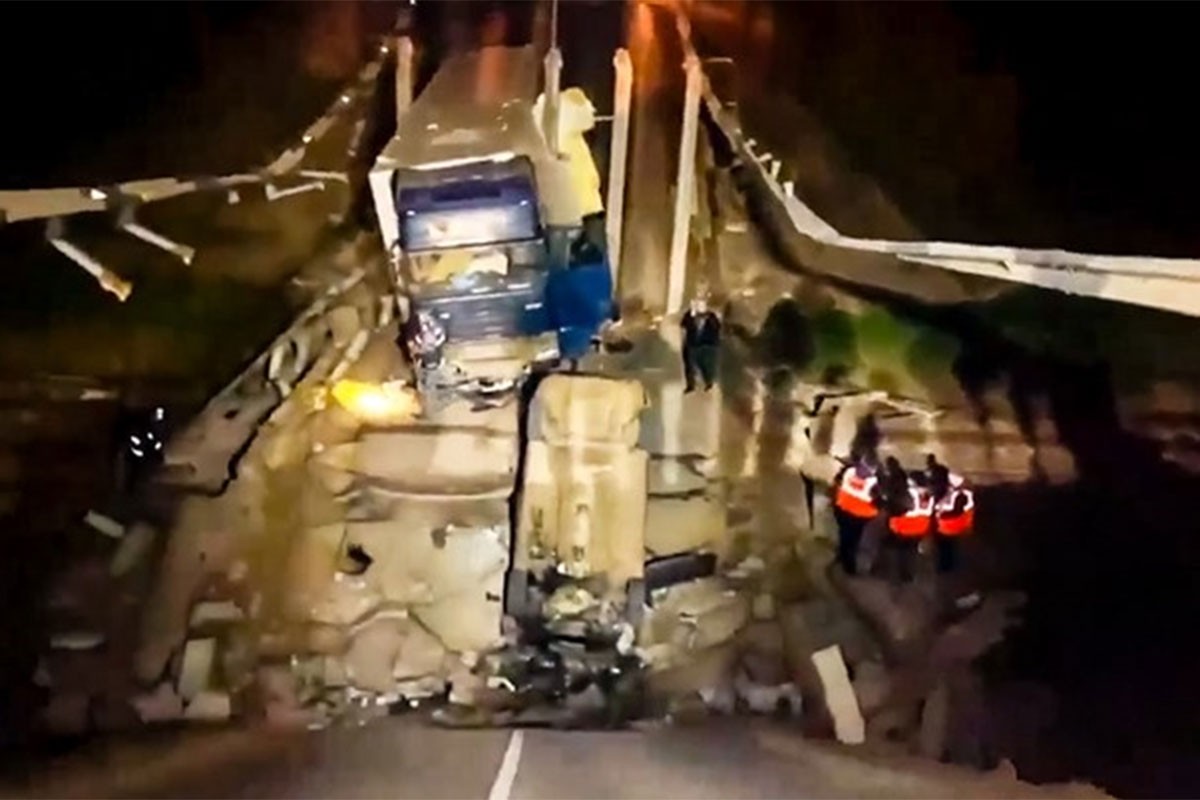 Srušio se most na Krimu (VIDEO)