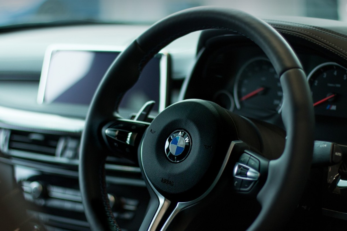 Oduzet bmw zbog duga od 9.550 KM