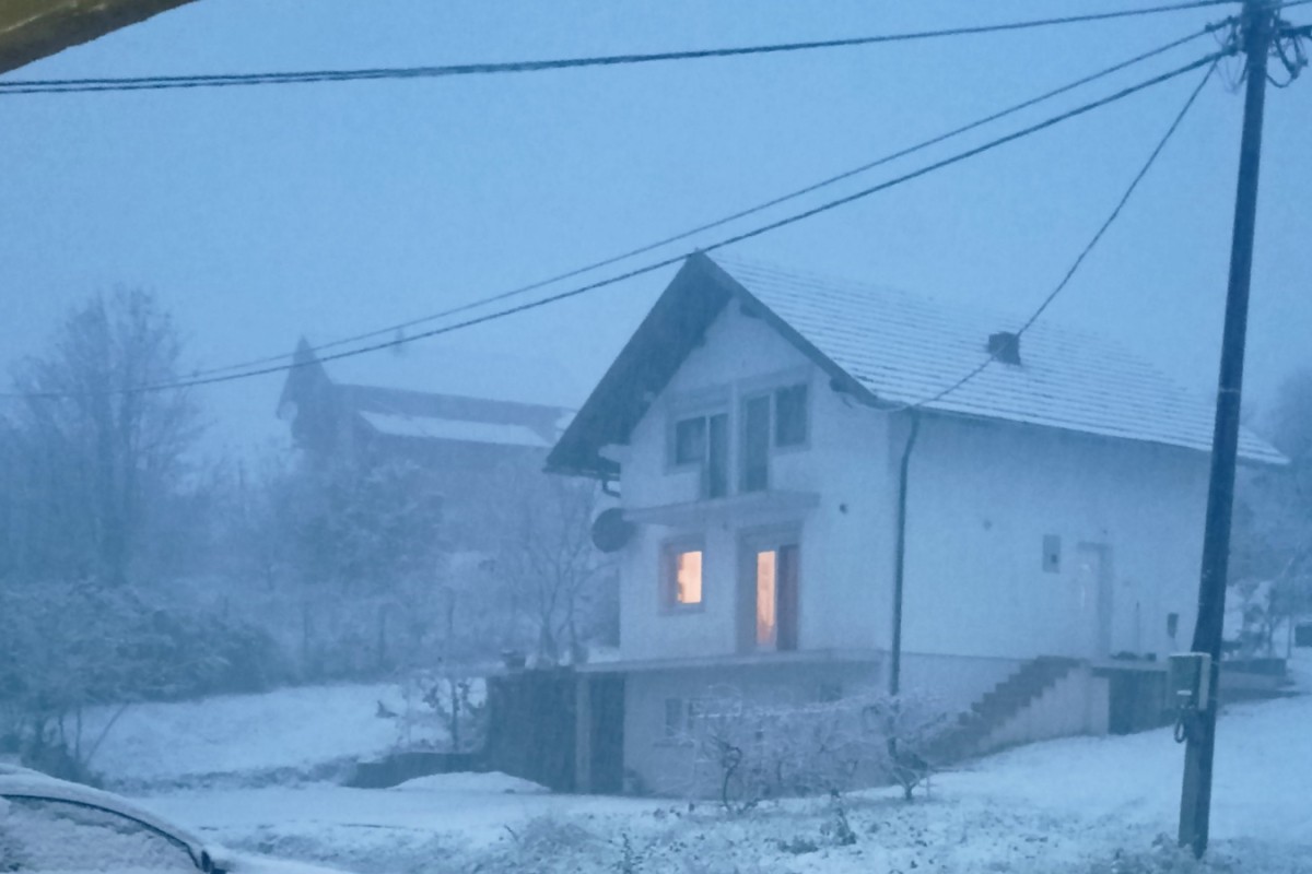 Vremenski obrt: Snijeg u Banjaluci nakon +18 (FOTO, VIDEO)