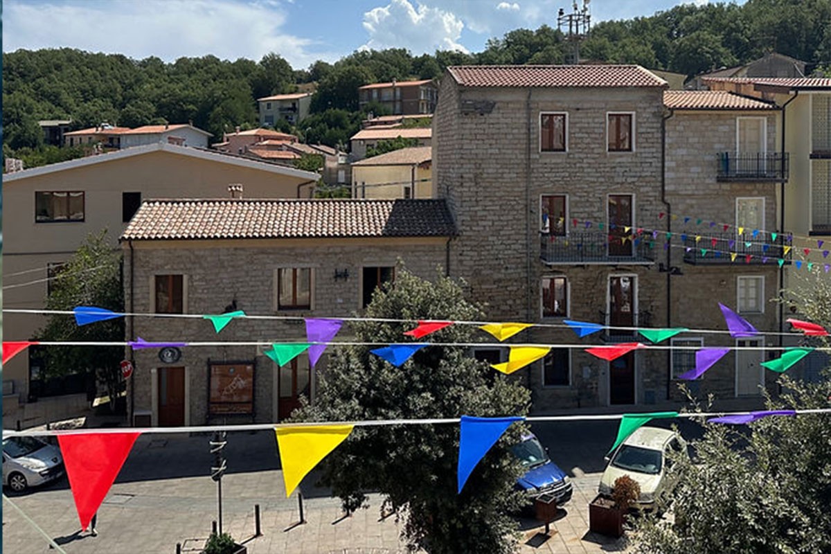 Selo na Sardiniji nudi kuće za jedan evro: Ponuda vezana za Trampa