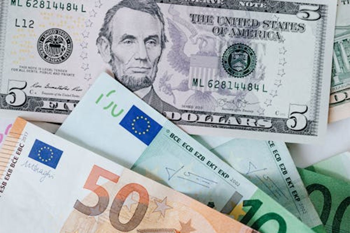 Evro pao na dvogodišnji minimum u odnosu na dolar