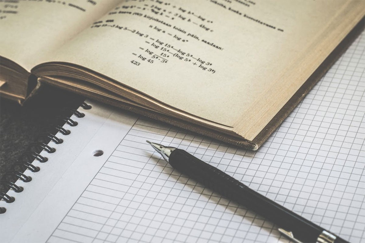 Dječak pozvao hitnu službu zbog zadatka iz matematike, zamjenik šerifa mu pomogao