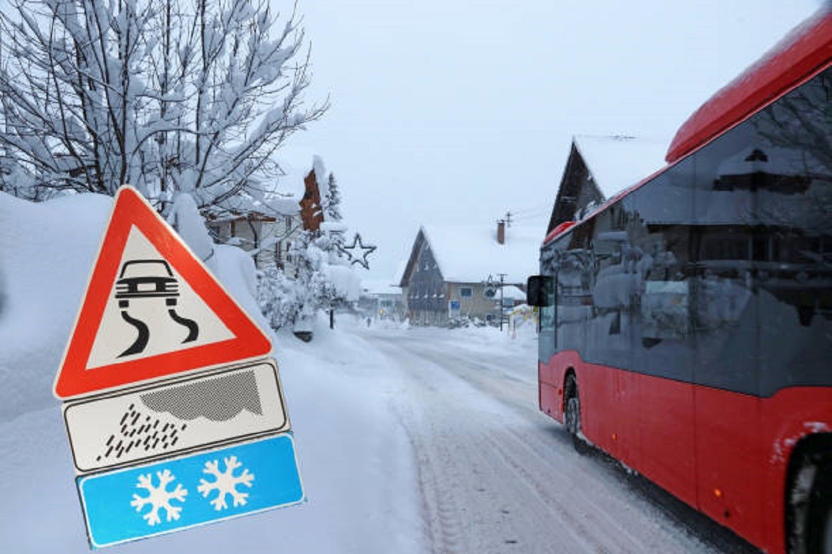 Snijeg napravio haos: Autobus se zakucao u bankinu (FOTO)