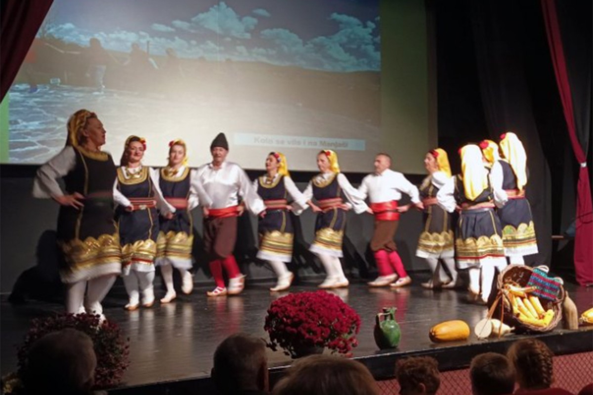 Održan godišnji koncert Ansambla "Zvorničko kolo"
