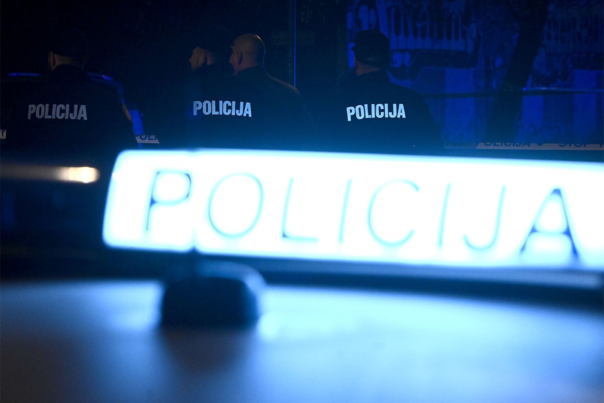 Policajci demolirali objekat MUP-a
