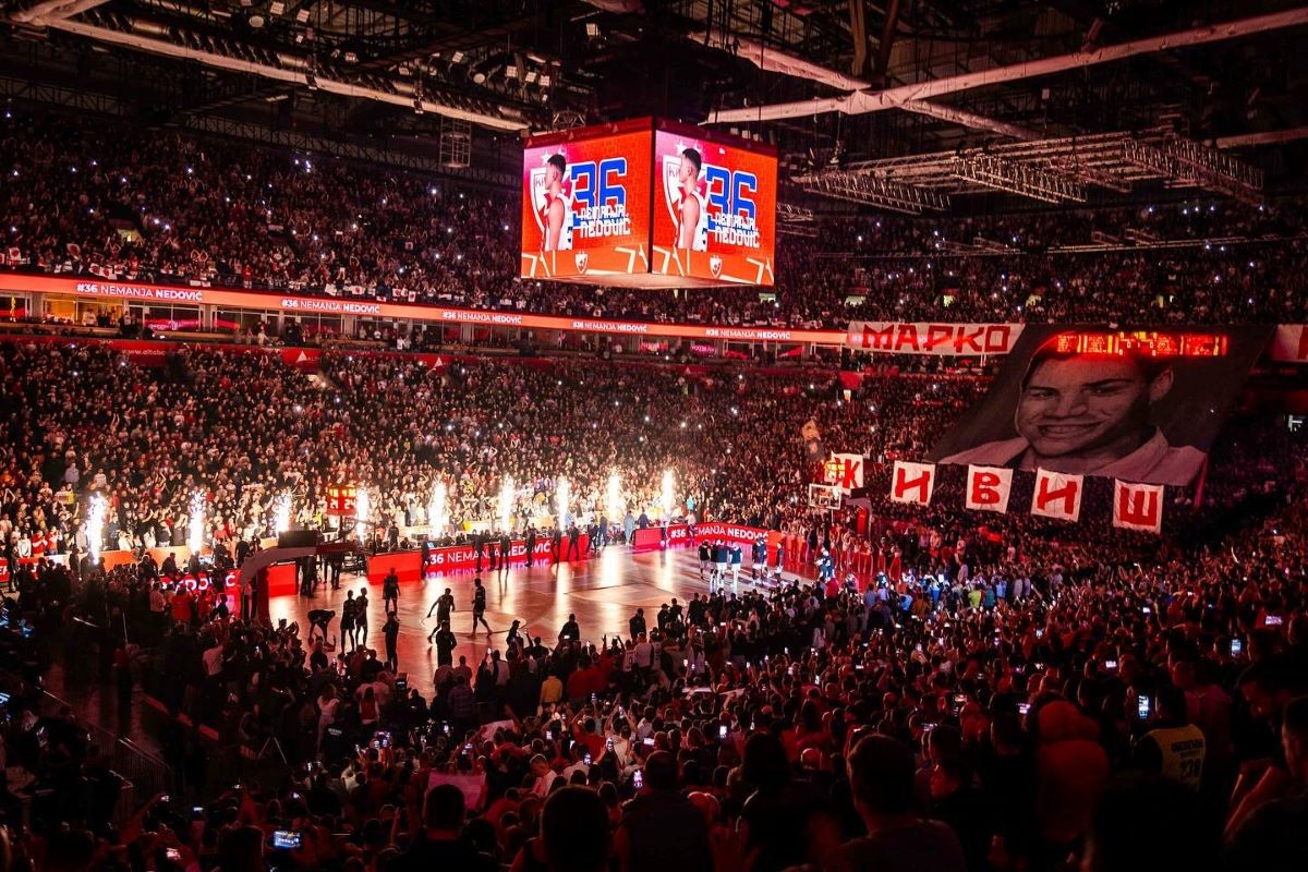 Crveno-bijela rapsodija u Areni: Zvezda razbila Bajern