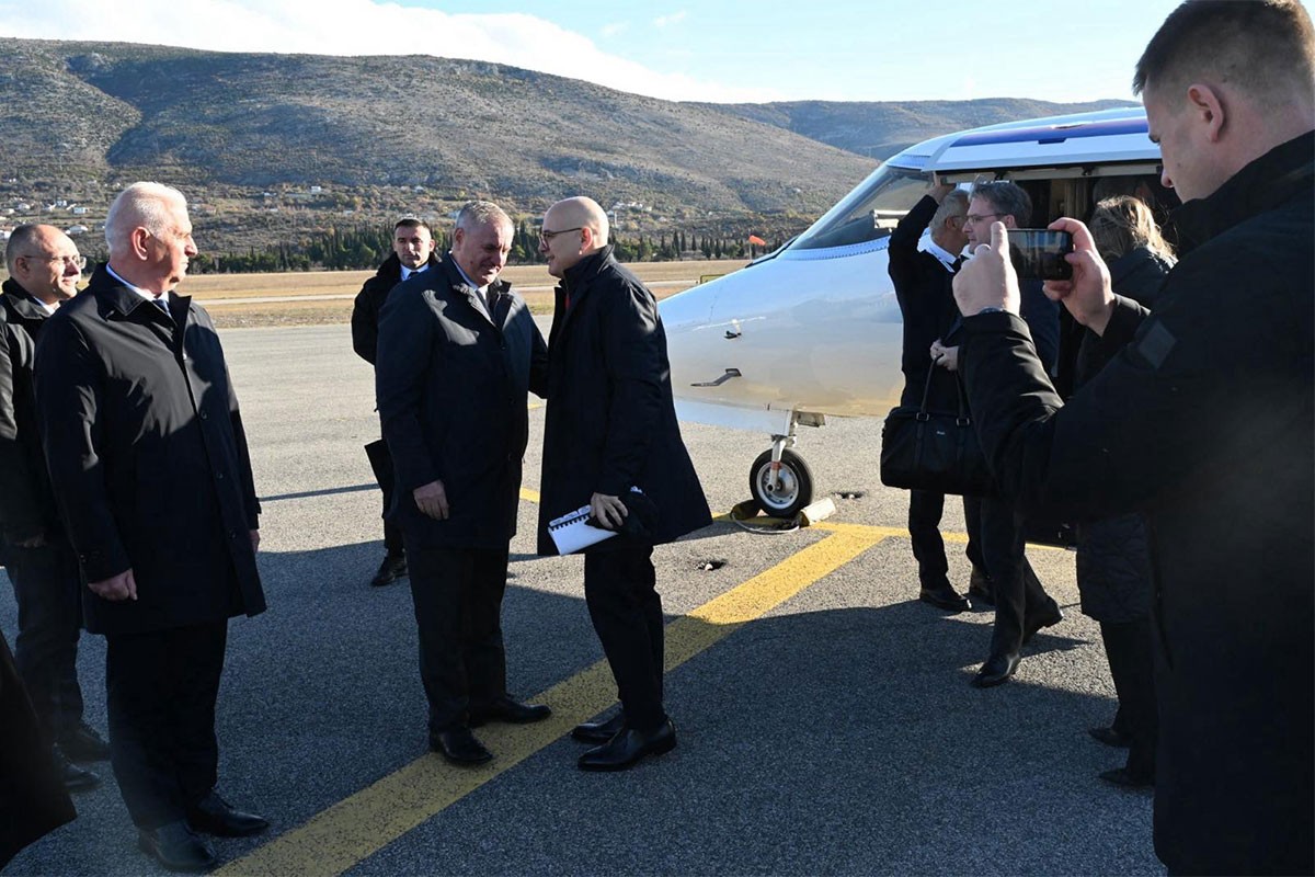 Vučević stigao u Mostar, dočekao ga Višković