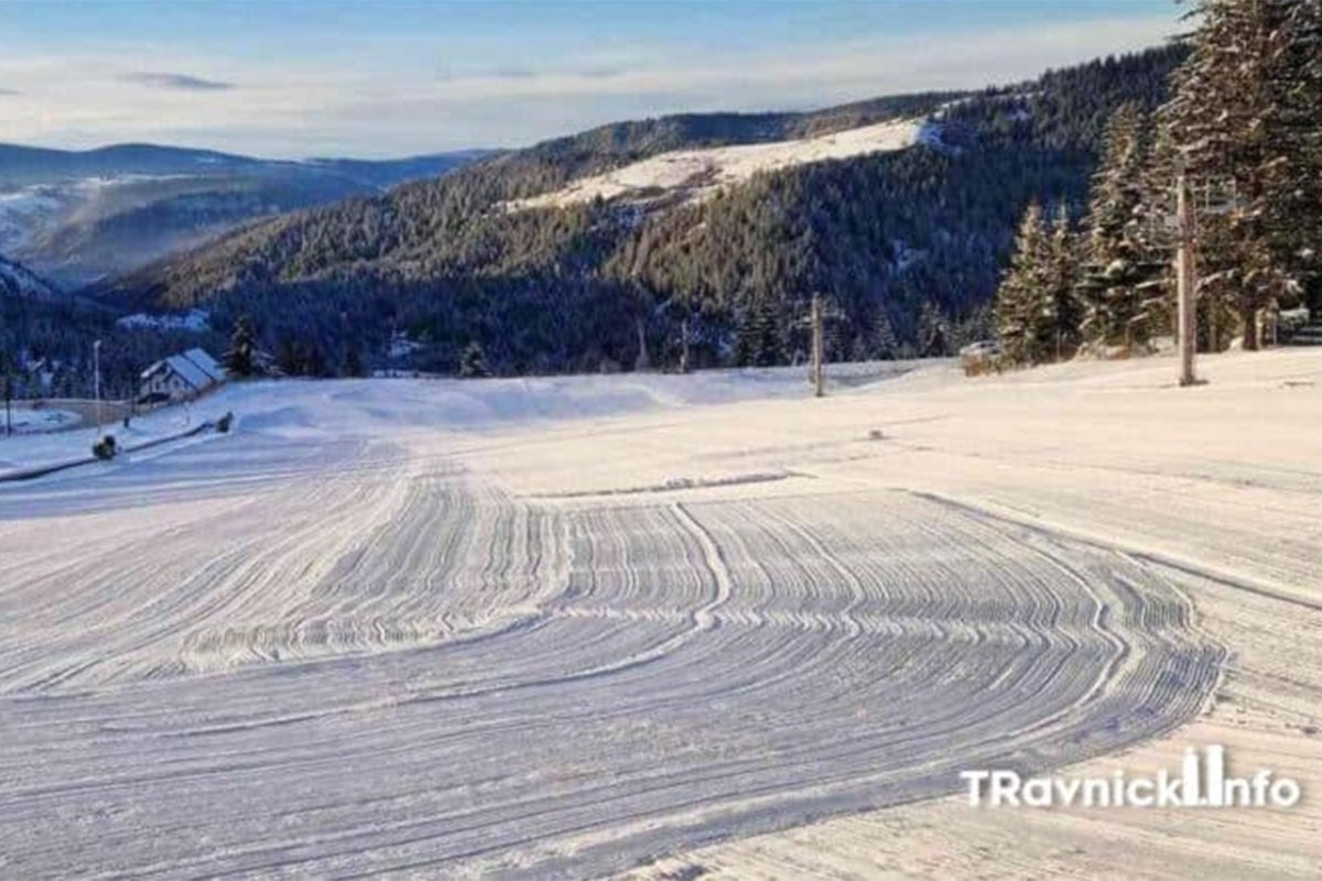 Počele pripreme staza na Vlašiću, u nedjelju se pale ski liftovi