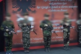 Inspektori ulaze u školu: Đaci nosili uniforme OVK