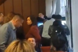 Haos ispred Skupštine Novog Sada: Raspravlja se o smjeni ...
