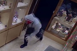 Drama u Sarajevu: Maskirani razbojnici upali u zlataru i odnijeli novac ...