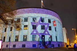 Palata Republike  u bojama zastave Izraela