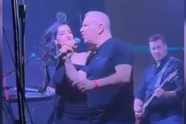 Mlađan Dinkić pjevao na nastupu Tanje Savić