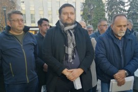 Sindikati dali rok Vladi da svim radnicima u zdravstvu poveća plate za ...