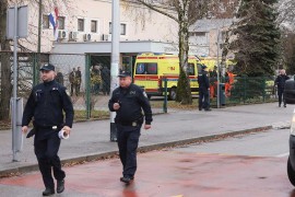 Ovako su počinioca priveli u kola Hitne pomoći