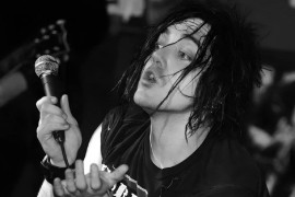 Frontmen bendova "Amen" i "Scum", Kejsi Kejos preminuo u 59. godini