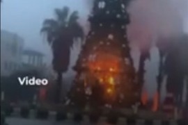 Islamisti u Siriji zapalili božićno drvce, nove vlasti uhapsile ...