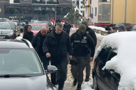 Nešić, Pandurević i Lučić u pratnji policije napustili policijsku ...