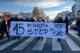 Novi Sad ponovo stao na 15 minuta, protestu se pridružili novinari ...