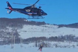 Majka sa bolesnom bebom evakuisana sa Manjače: Prebačene u UKC Srpske ...