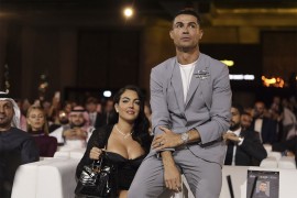 Georgina došla da podrži Ronalda, a svi su gledali samo u njen ...