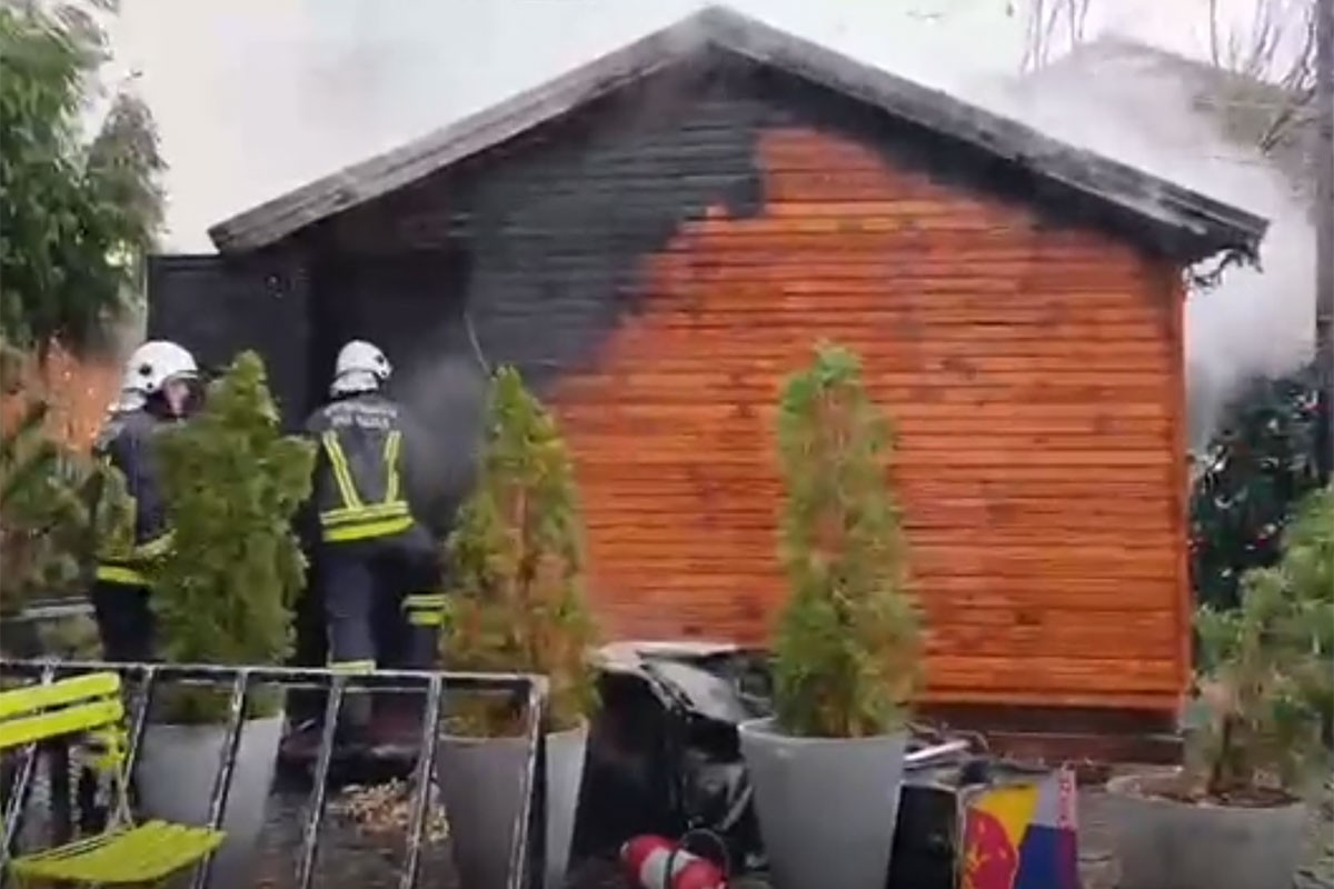 Izbio požar u zimskoj bašti kafića