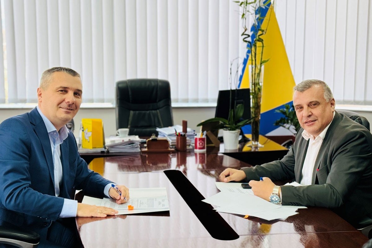 Potpisan ugovor o sanaciji terena u sklopu stadiona u Donjem Vakufu