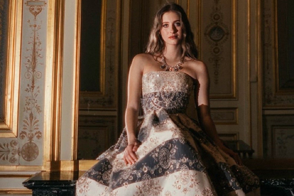 Majka Srpkinja, a baka Sofija Loren: Ljepotica očarala Pariz (FOTO)