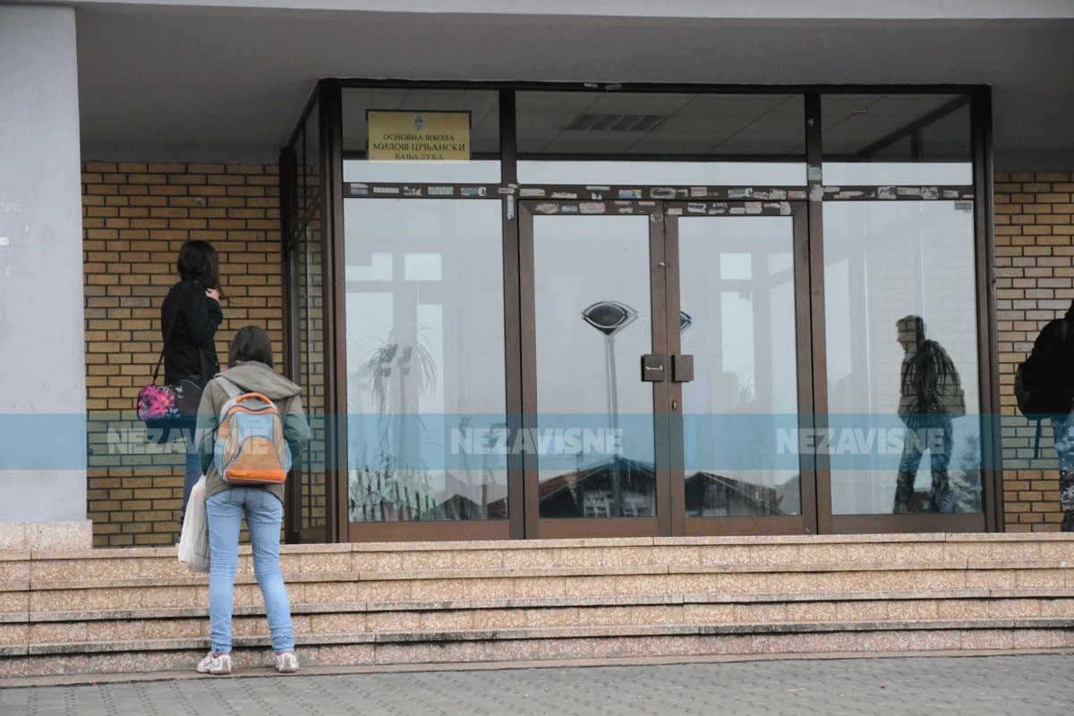 Vlada RS odlučila: Prosvjetarima sa višom stručnom spremom veće plate