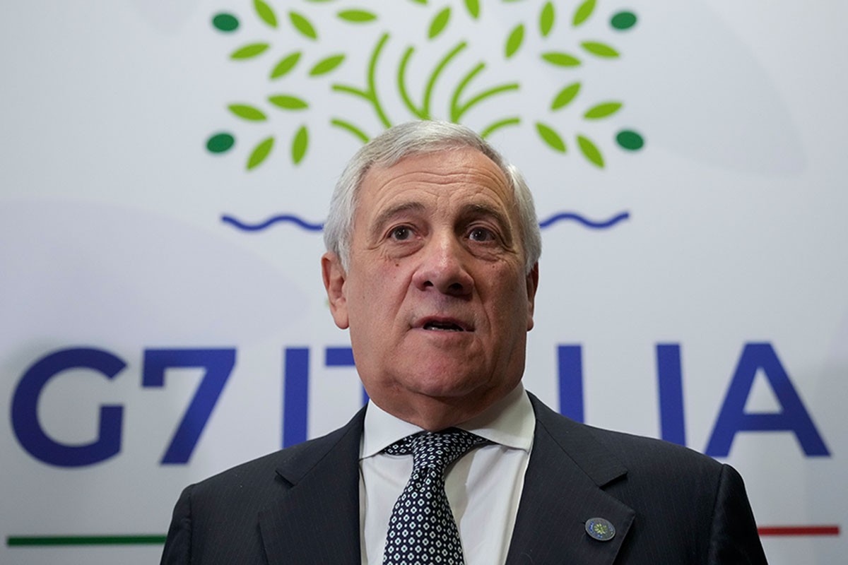 Tajani: Zelenski će morati da napravi ustupke