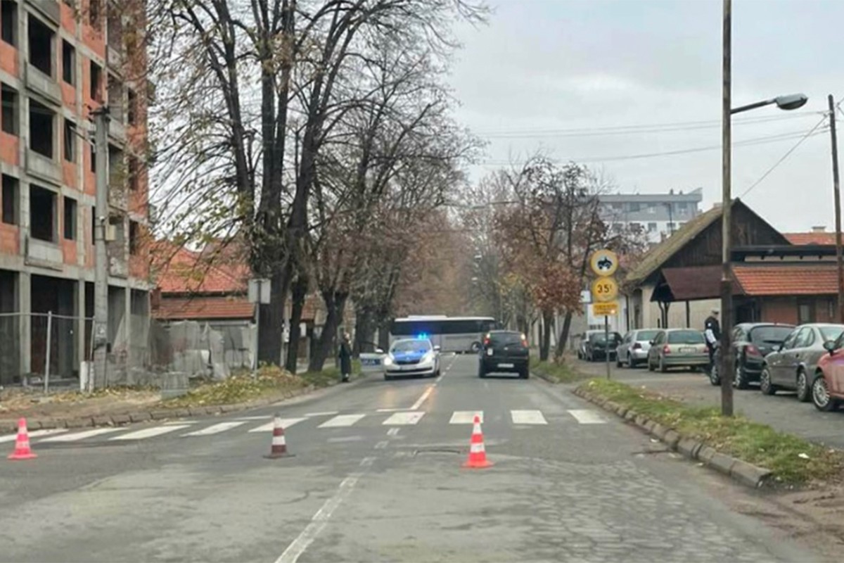 Vozilo udarilo pješaka u Bijeljini, blokirana ulica