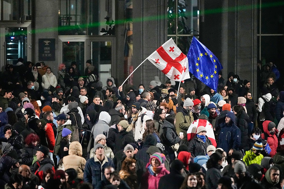 Tri evropske zemlje razmatraju sankcije protiv Tbilisija, demonstranti i večeras na ulicama