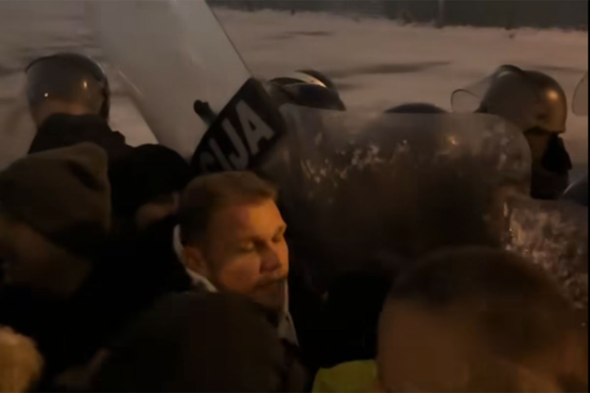 Stanivuković: Policija nas je napala i protjerala sa našeg parkinga (VIDEO)