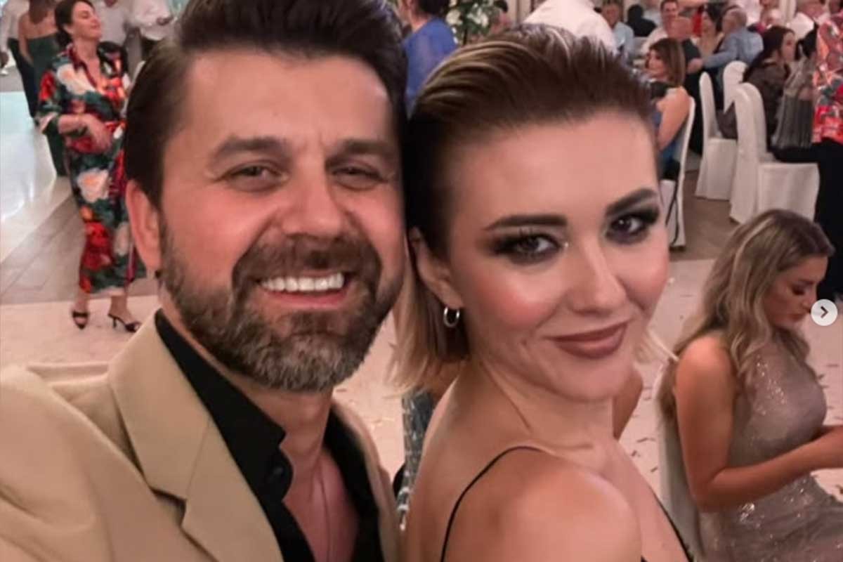 Amel Ćurić i njegova supruga dobijaju prinovu, sin se rasplakao (VIDEO)