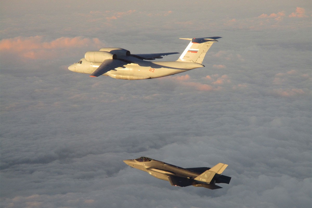 Bliski susret ruskih i NATO aviona (FOTO)