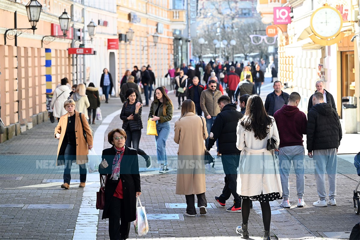 Gospodska ulica u Banjaluci od vikenda u novogodišnjem ruhu