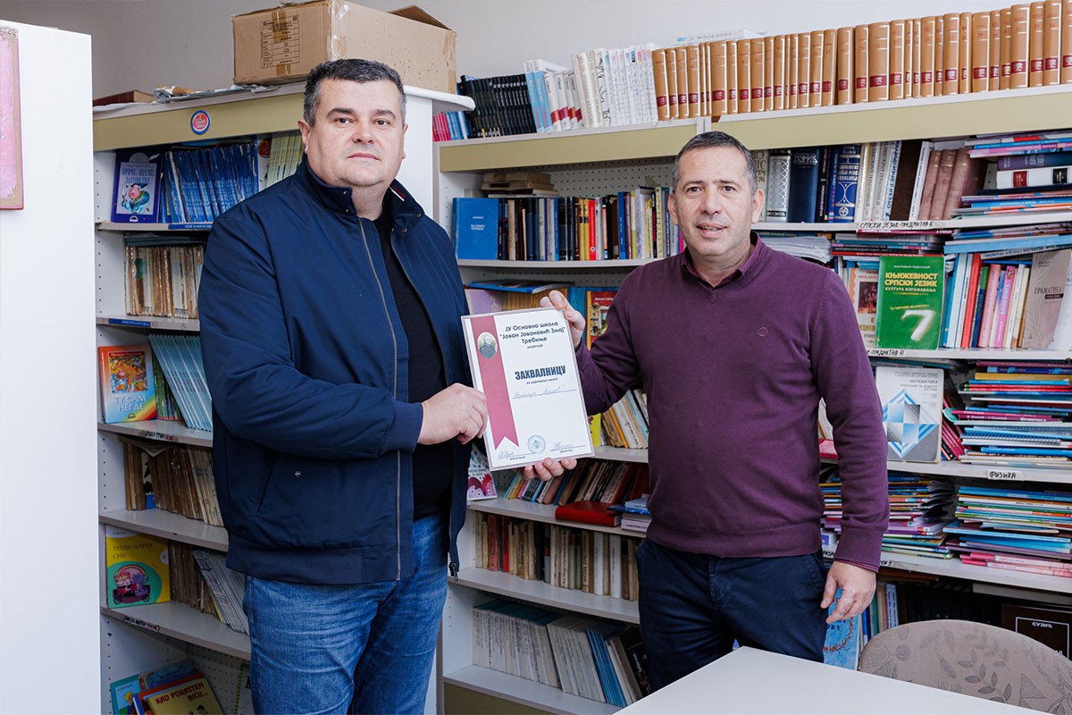 Mozzart obradovao osnovce iz Trebinja novim knjigama