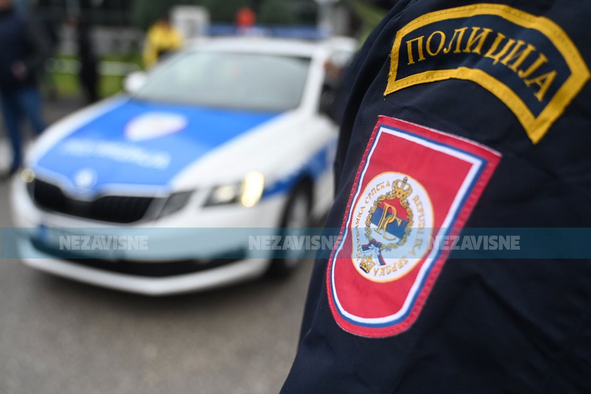 Radnika udario auto dok je izlazio iz kamiona