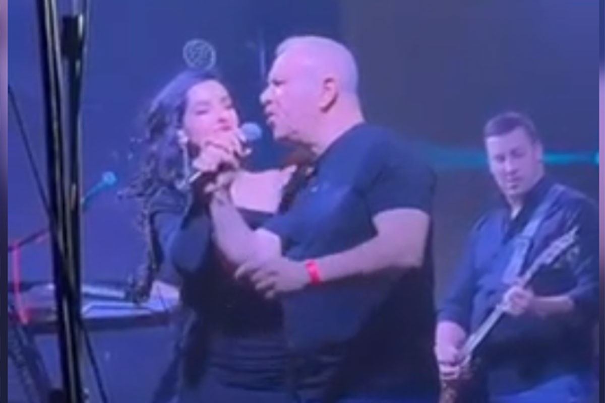 Mlađan Dinkić pjevao na nastupu Tanje Savić