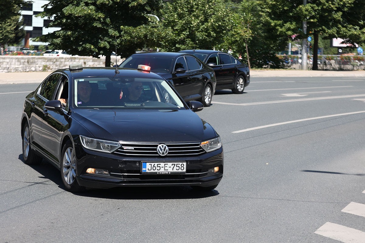 Hoće li napokon odzvoniti muljažama pri korištenju službenih limuzina?