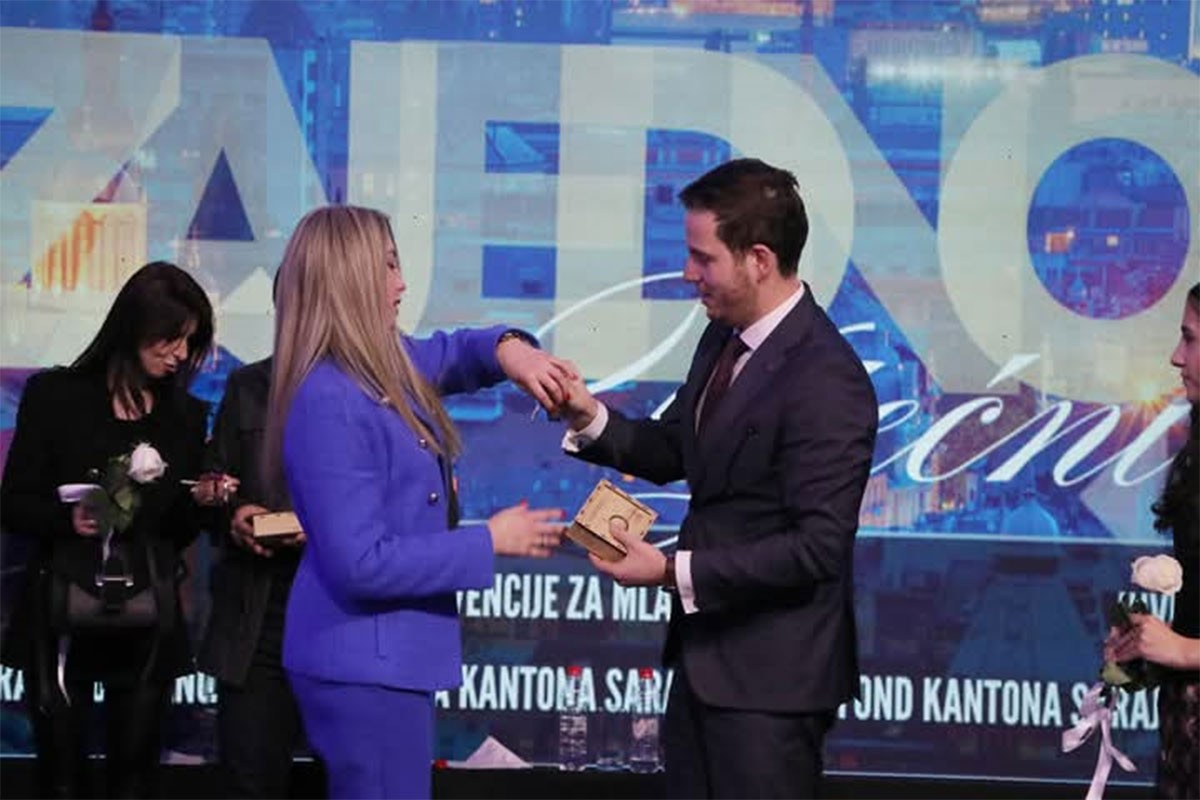 Uručeni ključevi novih stanova za 30 mladih u Kantonu Sarajevo