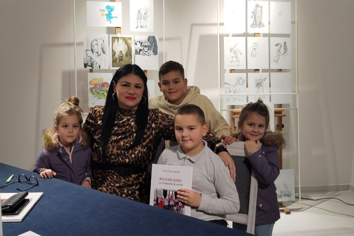 Vaspitačica ljubav prema djeci utkala u knjigu "Veseli ples uz stihove i note" (VIDEO)