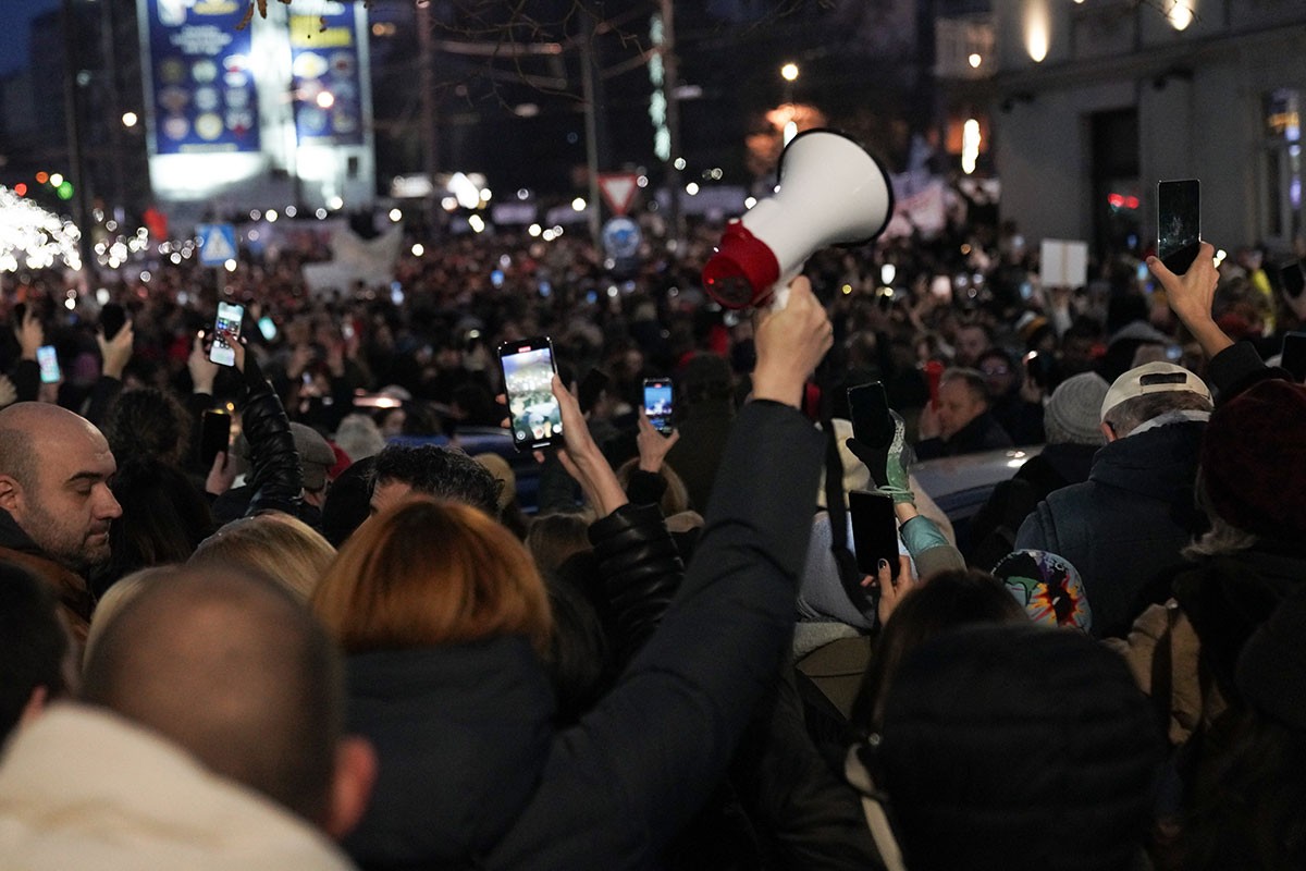 Završeni protesti u Beogradu, studenti nastavljaju blokade na fakultetima (FOTO, VIDEO)