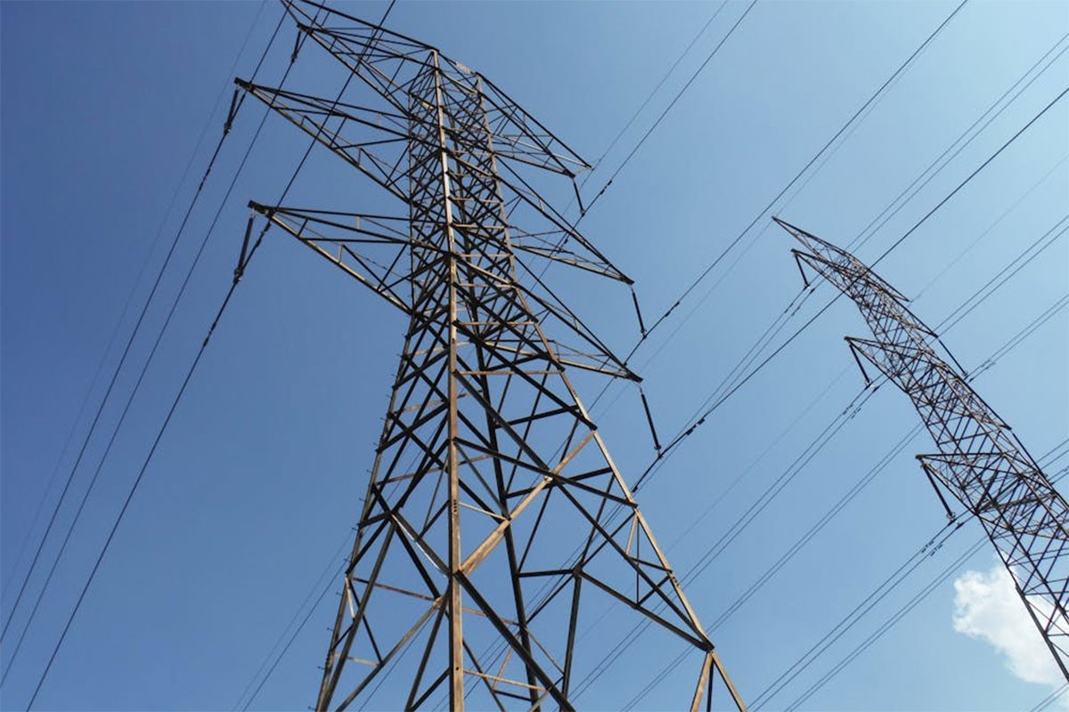 Eksperti: Visoki porezi na električnu energiju slabe evropsku industriju