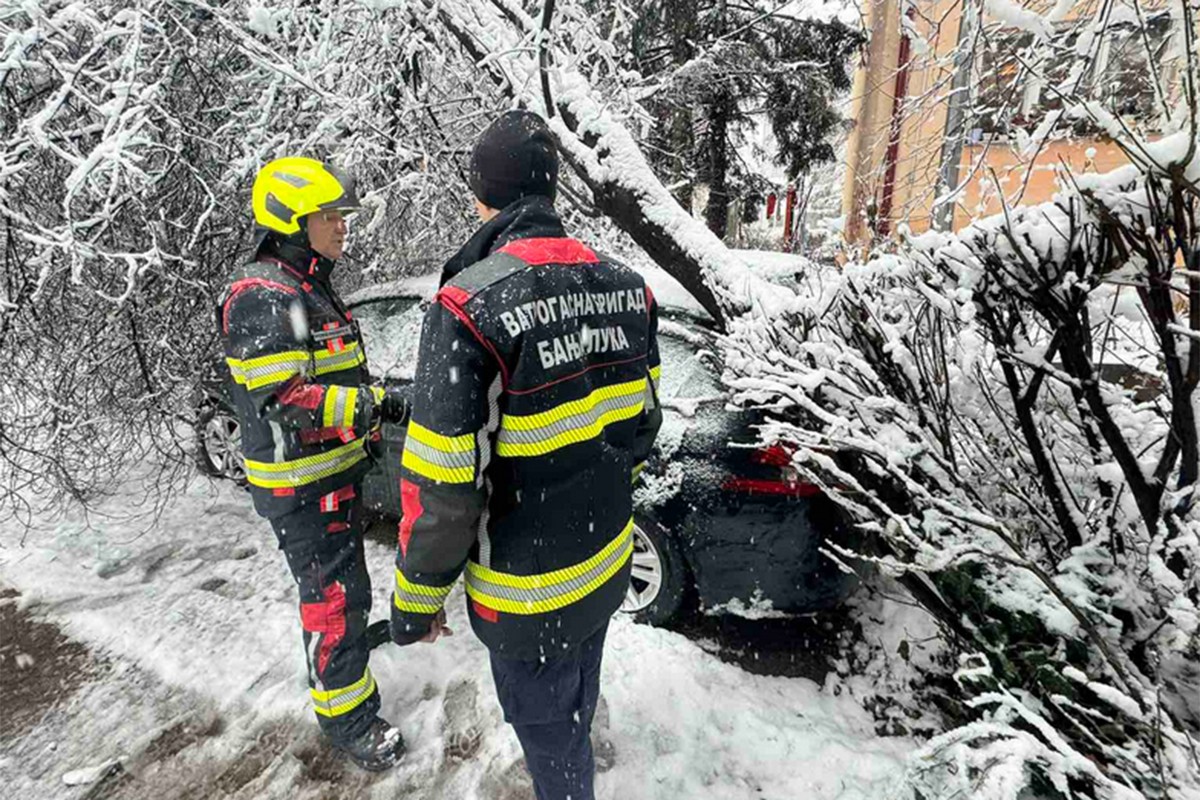 Vatrogascima u Banjaluci pune ruke posla (FOTO)