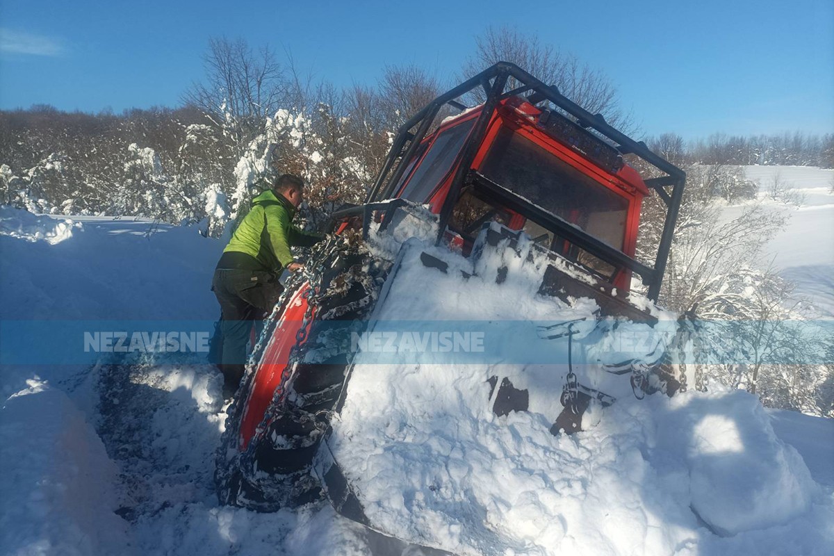 Iz zametenog Ponira spaseno osam Banjalučana (FOTO, VIDEO)